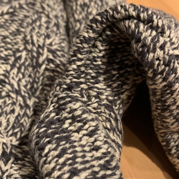 🌟HostPick🌟NWT Men’s Roots Cable Knit Sweater - size S - Picture 12 of 16